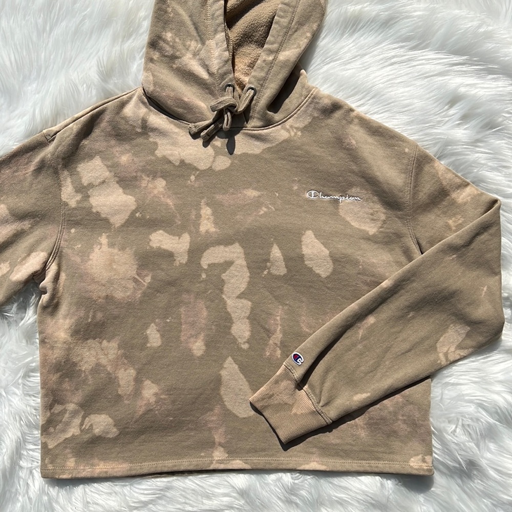 Champion Women’s Cropped Tie-Dye Hoodie in Taupe and Tan